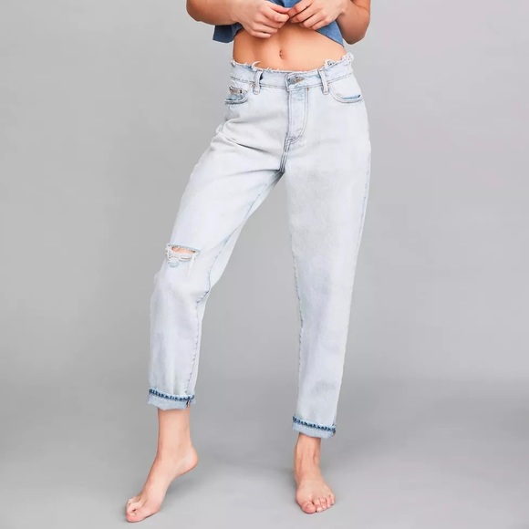 Calvin Klein For UO Cult Girlfriend Ankle Jean - Light Blue Acid Wash - Picture 1 of 10